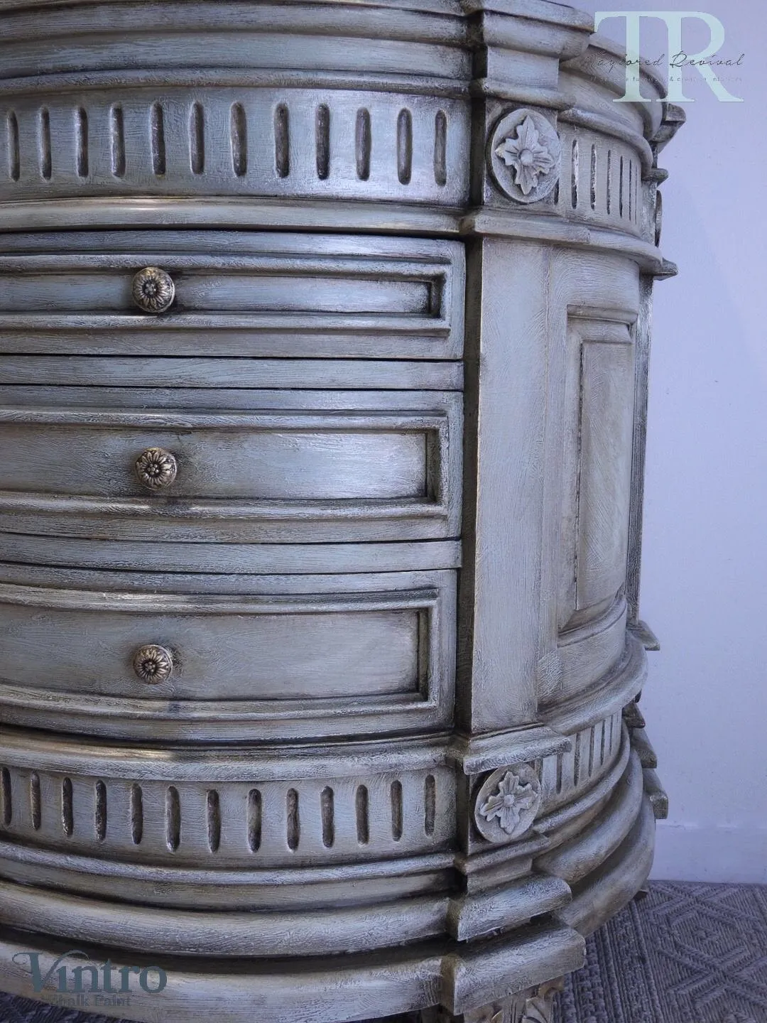 Abadette : 3 drawer bow front