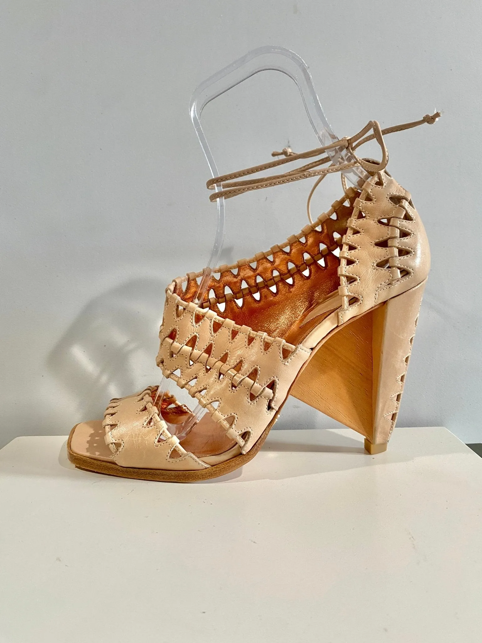 AVERY - BLUSH SAMPLE 8.5/9