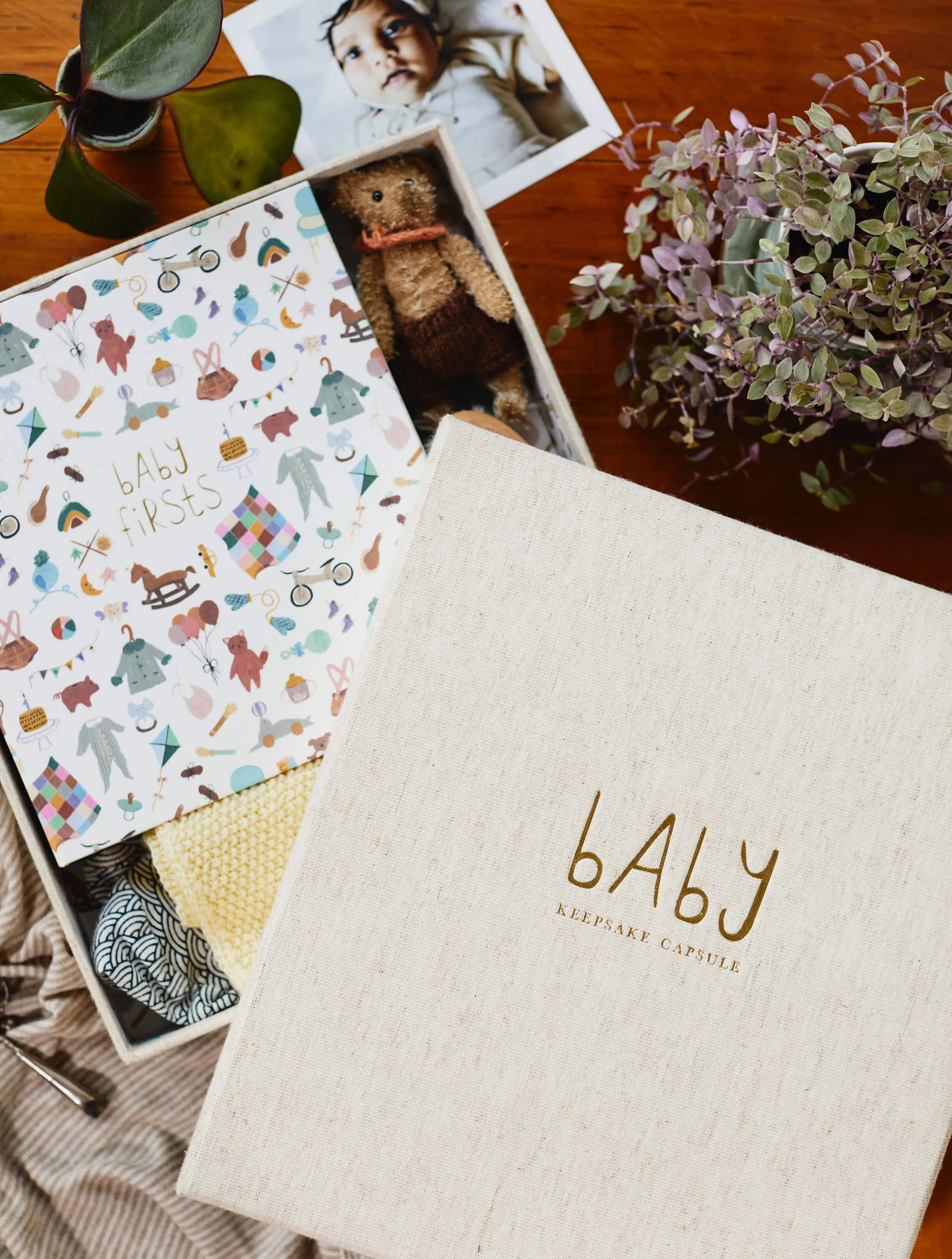 BABY KEEPSAKE CAPSULE