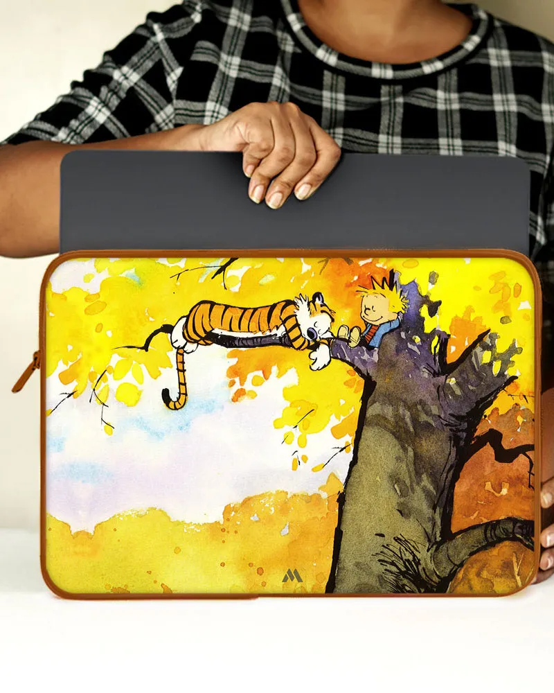 Calvin Hobbes Idyllic Life MacBook / Laptop-Sleeve