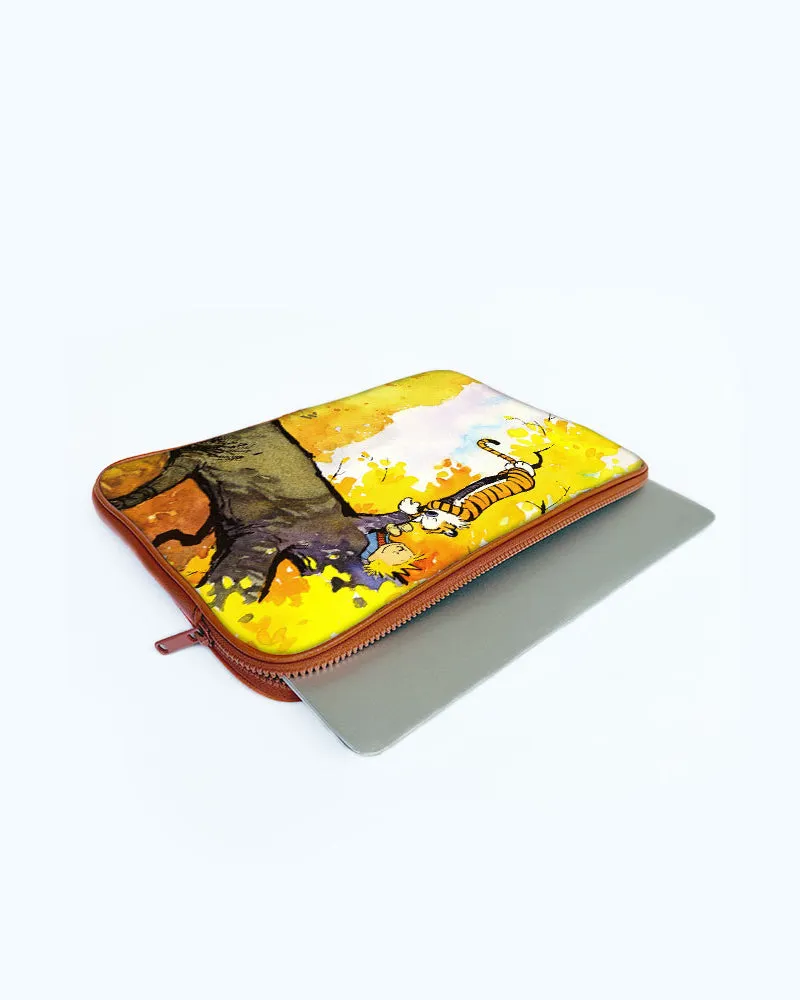 Calvin Hobbes Idyllic Life MacBook / Laptop-Sleeve