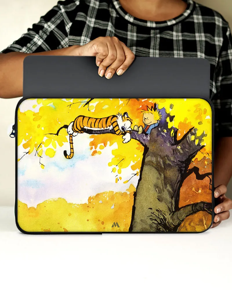 Calvin Hobbes Idyllic Life MacBook / Laptop-Sleeve