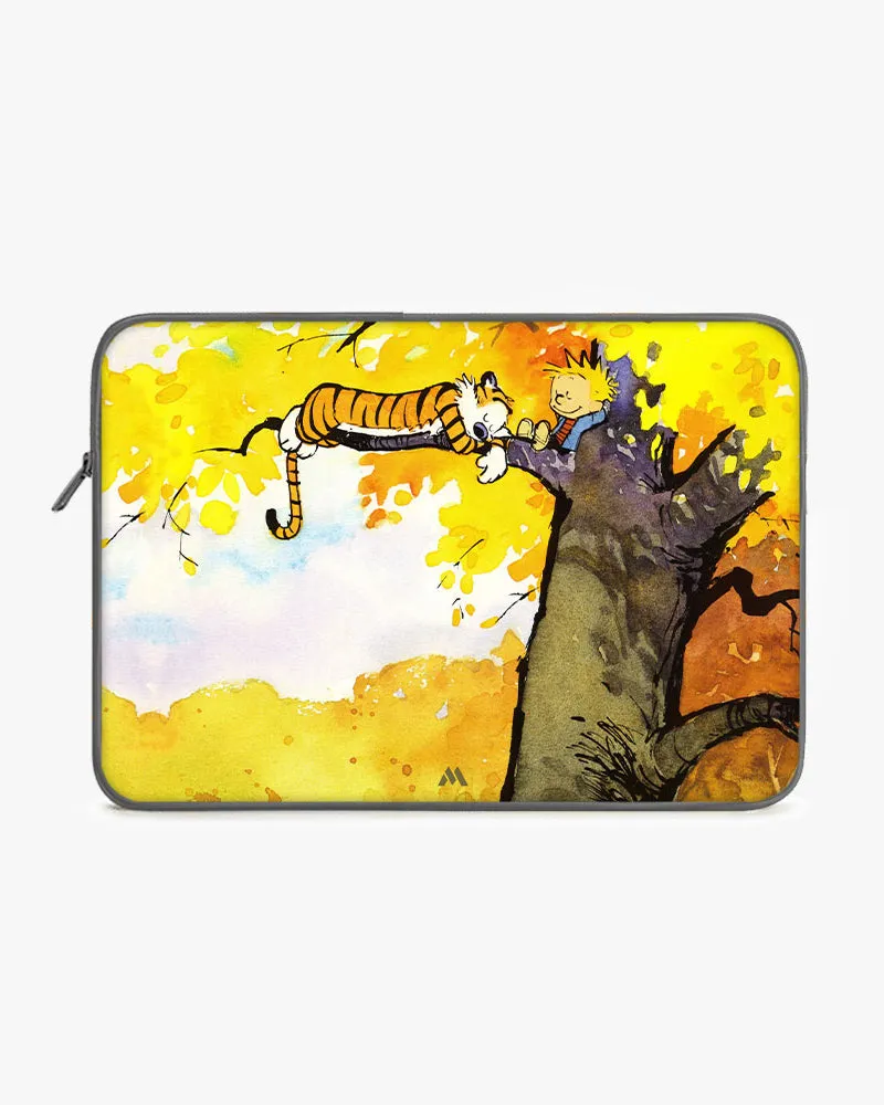 Calvin Hobbes Idyllic Life MacBook / Laptop-Sleeve