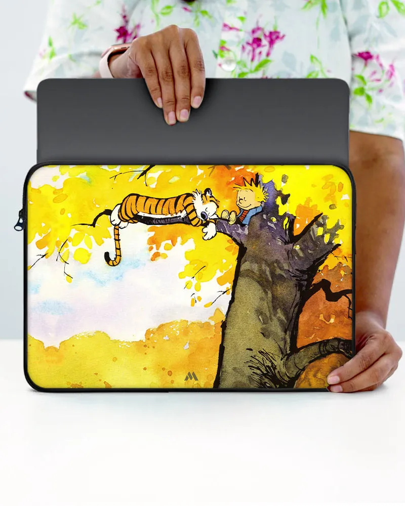 Calvin Hobbes Idyllic Life MacBook / Laptop-Sleeve