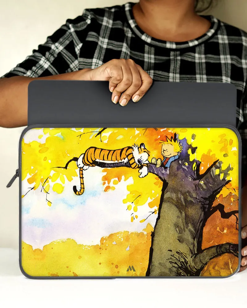 Calvin Hobbes Idyllic Life MacBook / Laptop-Sleeve