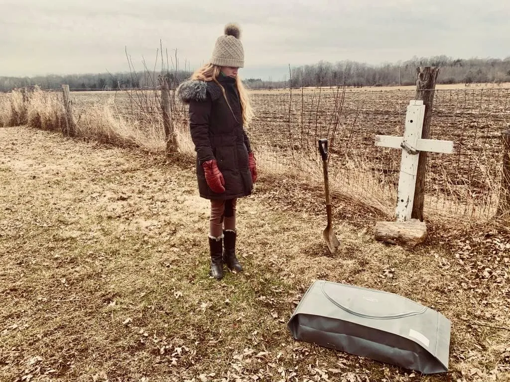 EUTHABAG® - Medium - The Original Patented and Dignifying Pet Body Bag for Burial and Cremation - 20lb - 40lb. Eco Friendly. Customizable with Your own Words. for Medium Breeds Like Pugs, Beagle.
