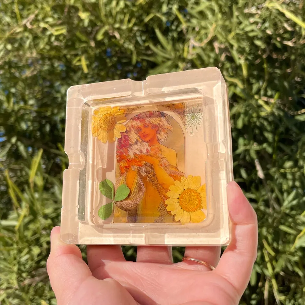 Flower ✵ Alphonse Mucha Art Ashtray ✵