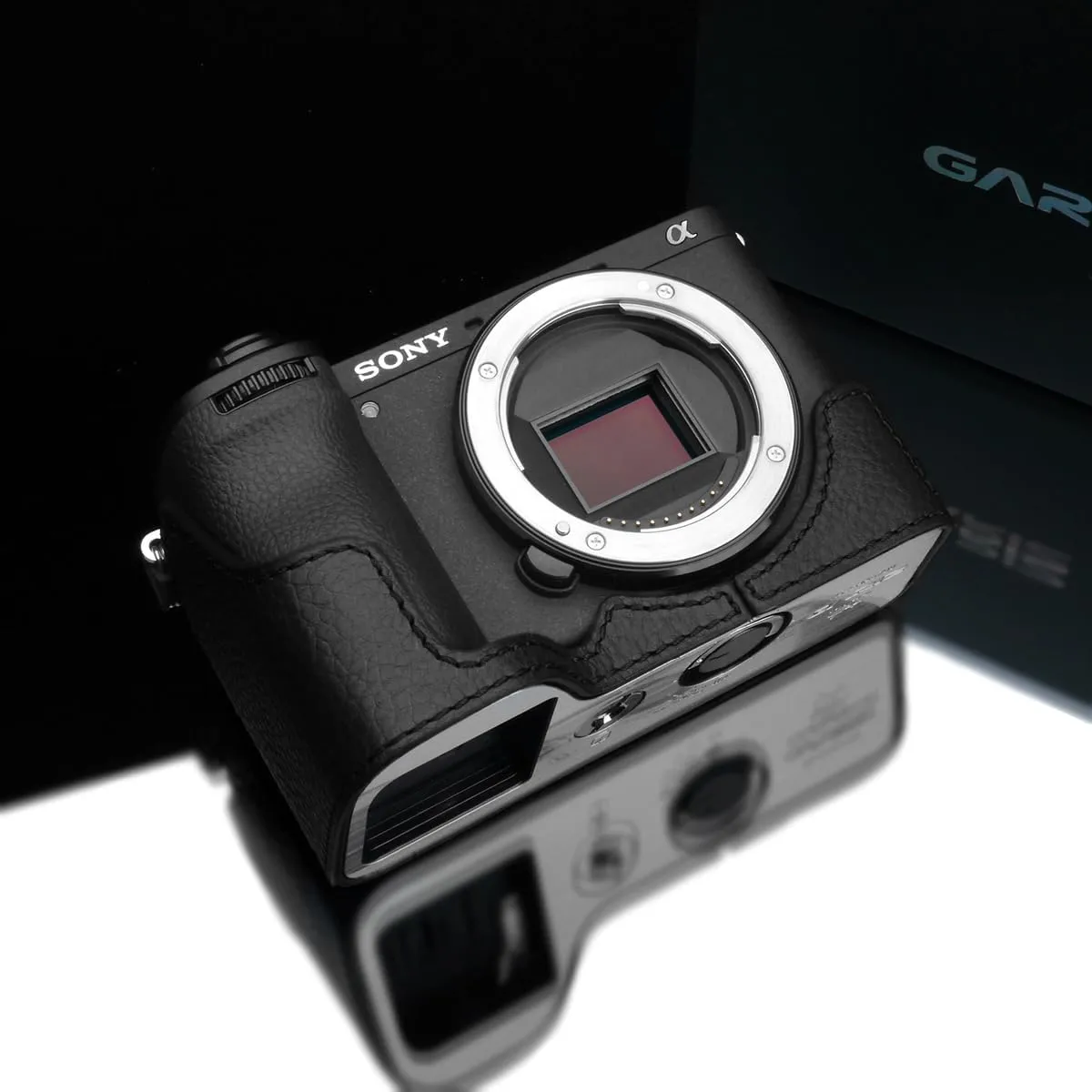 Gariz XS-CHA6700BK Genuine Leather Half Case for Sony A6700, Black