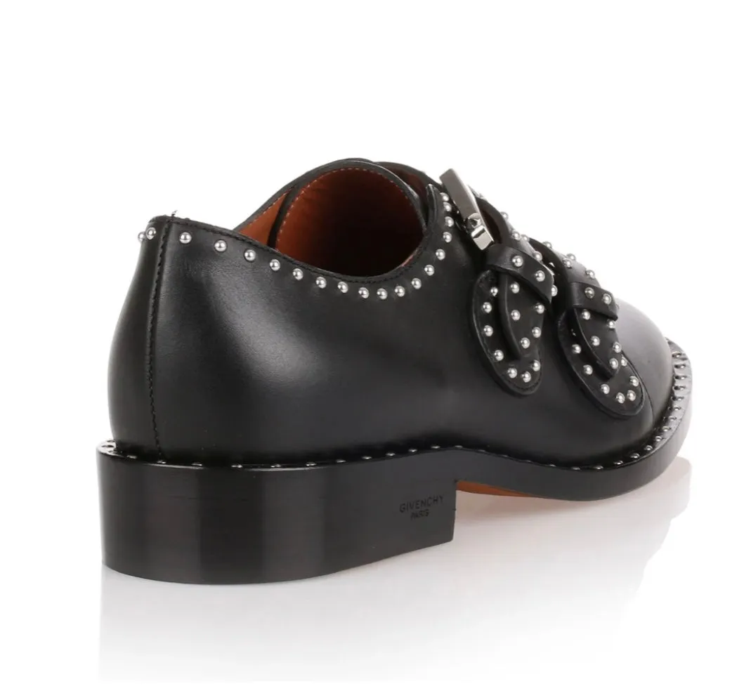 GIVENCHY
Black leather studded flat