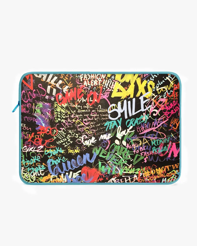 Graffiti-Walled MacBook / Laptop-Sleeve