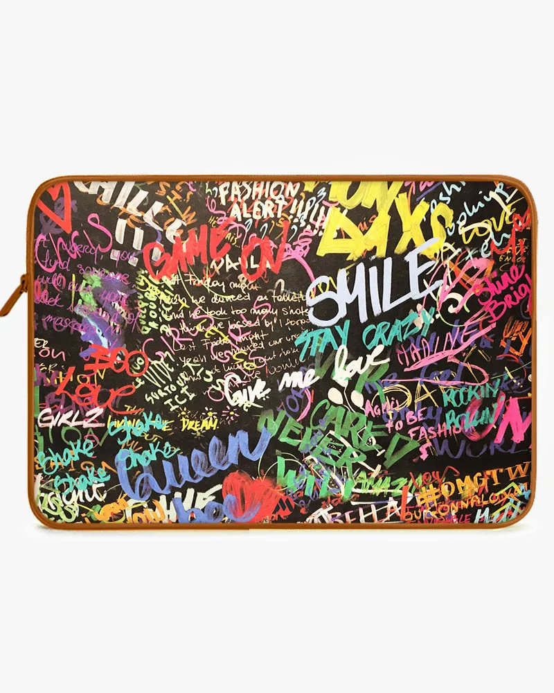 Graffiti-Walled MacBook / Laptop-Sleeve