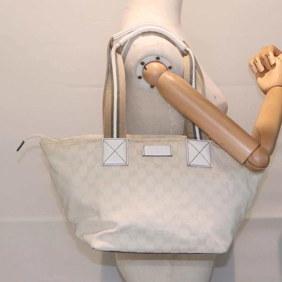 GUCCI GG Supreme Tote Bag White Beige gold 131230 ki4782