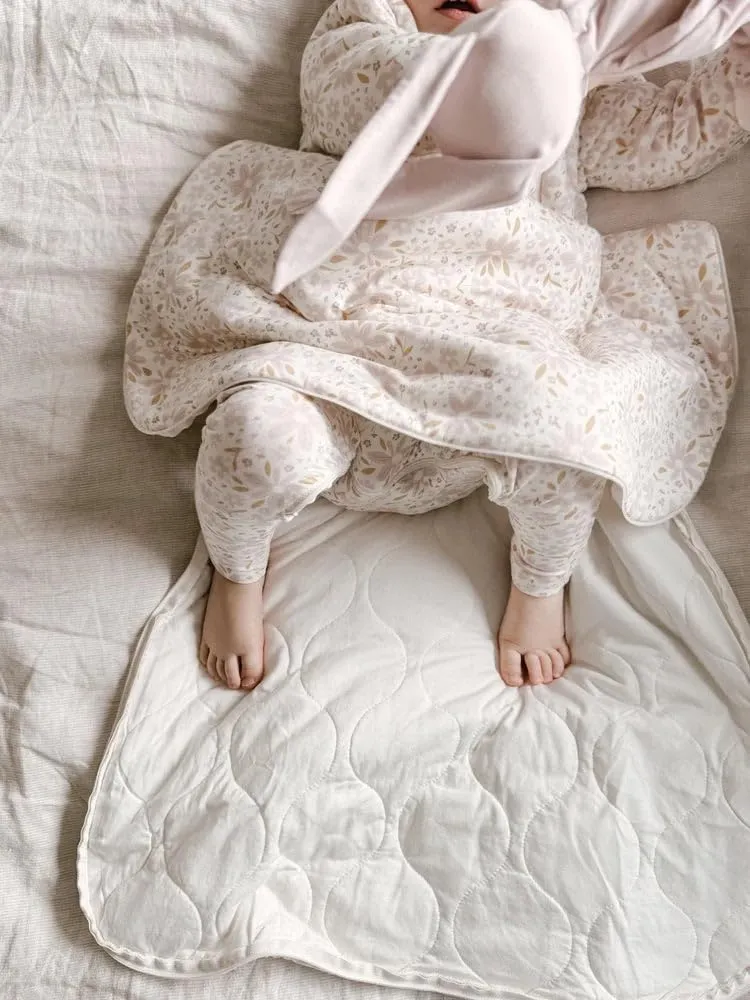 GUNAMUNA Unisex Long Sleeve Sleep Sack, Wearable Sleep Bag for Toddlers and Babies, Soft Rayon, 1.0 TOG