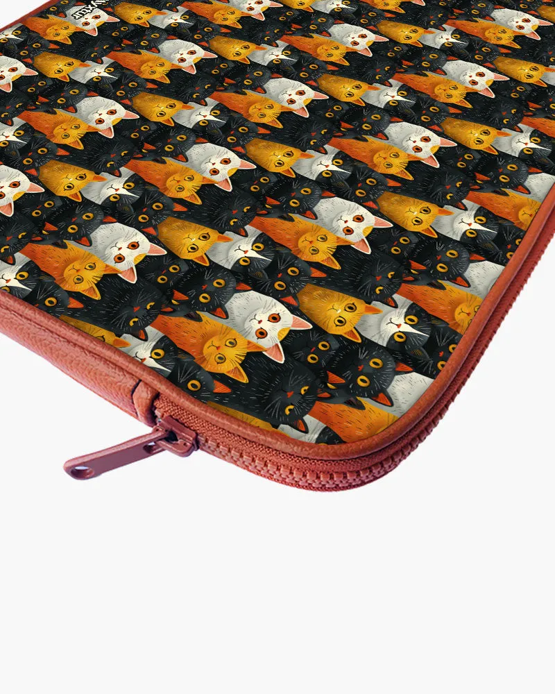 Kitty Crowds [RTK] MacBook / Laptop Sleeve