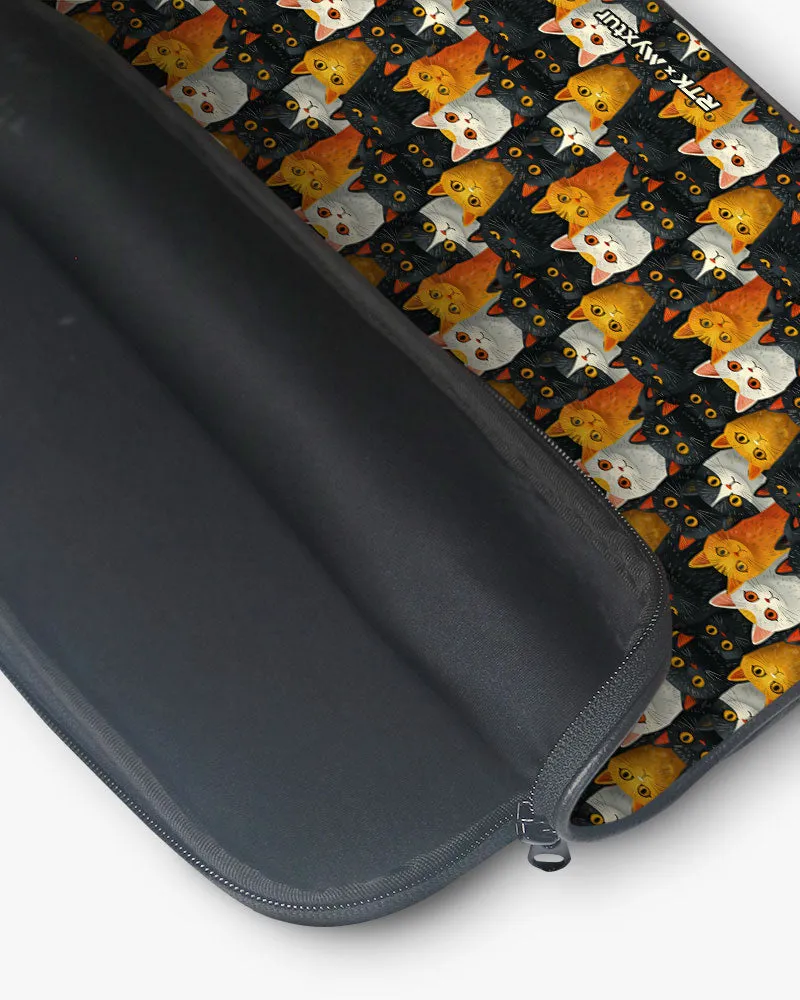 Kitty Crowds [RTK] MacBook / Laptop Sleeve