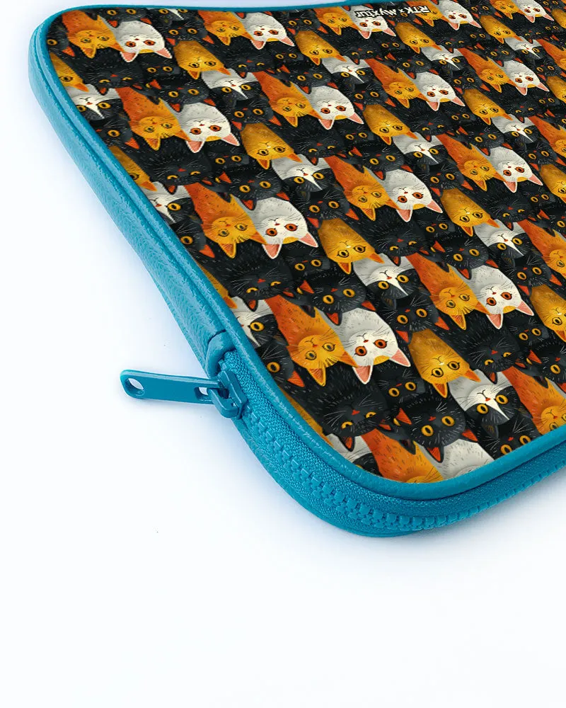 Kitty Crowds [RTK] MacBook / Laptop Sleeve