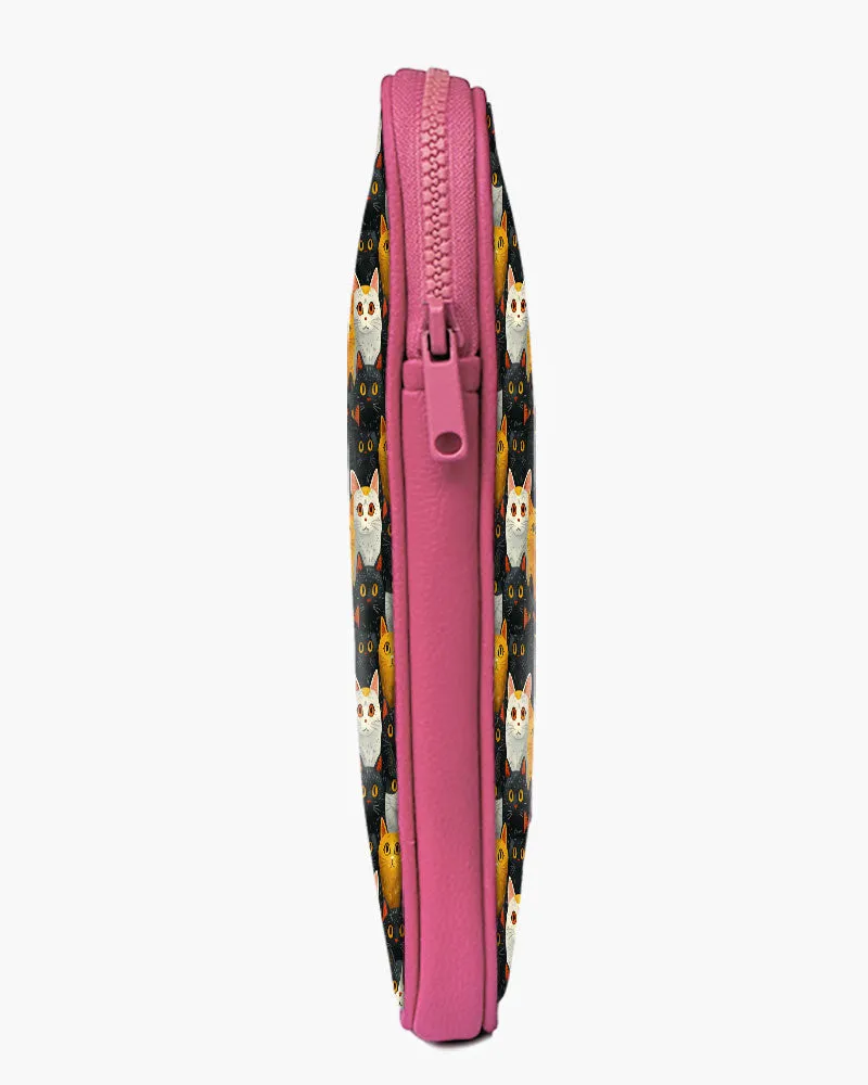 Kitty Crowds [RTK] MacBook / Laptop Sleeve