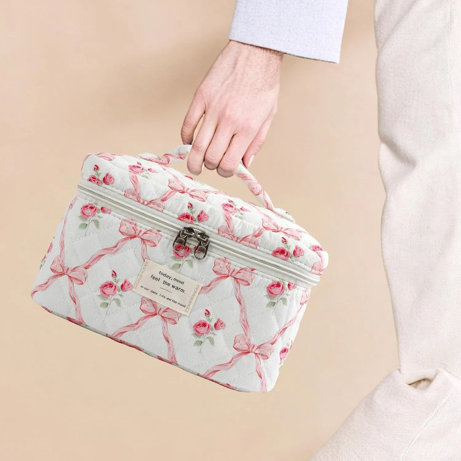 Large Quilted Makeup Bag for Women and Girls, Cute Coquette Floral Cotton Cosmetic Bag, Aesthetic Travel Organized Toiletry Bags (01-pink bows)