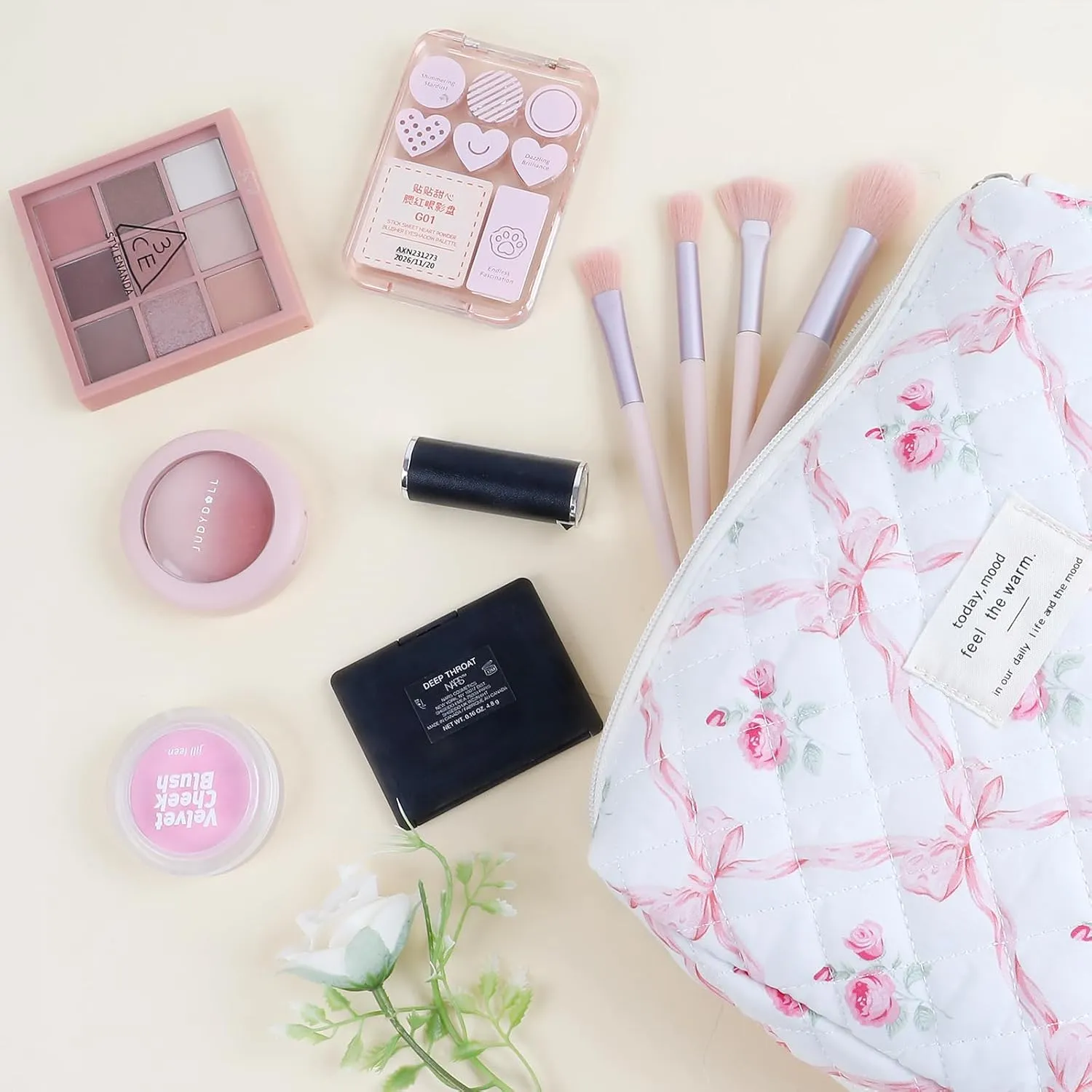 Large Quilted Makeup Bag for Women and Girls, Cute Coquette Floral Cotton Cosmetic Bag, Aesthetic Travel Organized Toiletry Bags (01-pink bows)