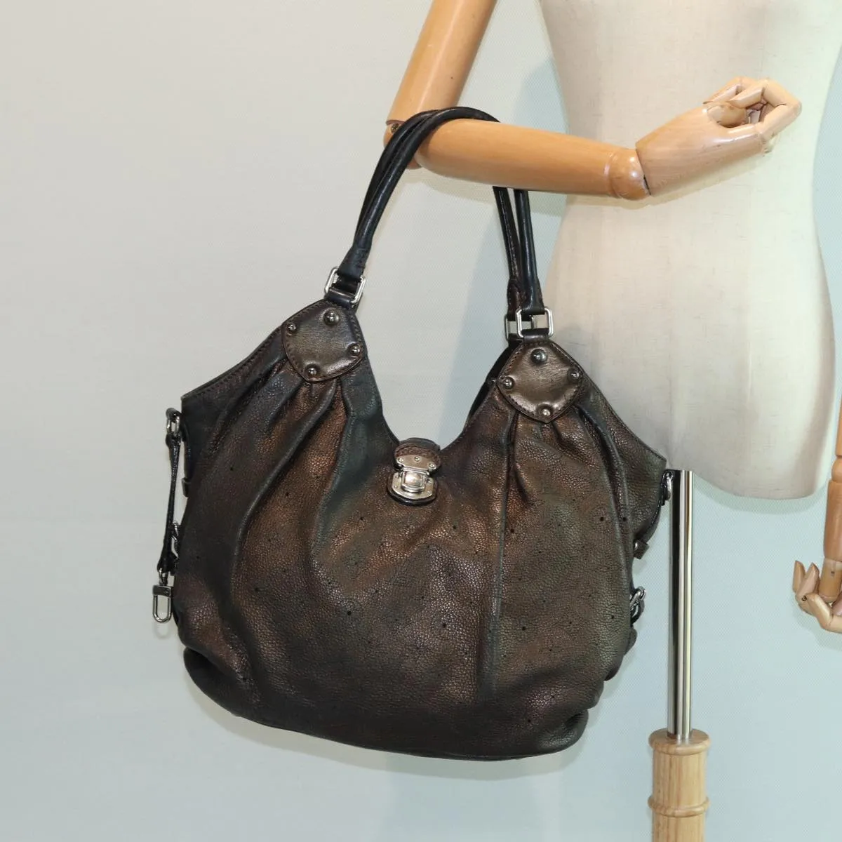 LOUIS VUITTON Monogram Mahina L Tote Bag Leather M95766 LV bs16484