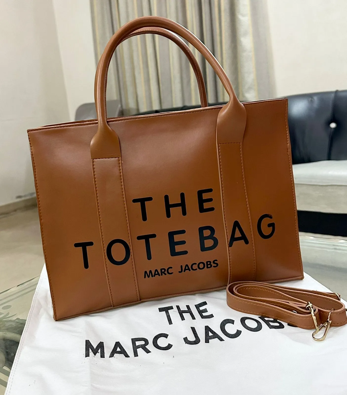 MARC JACOBS  TOTE