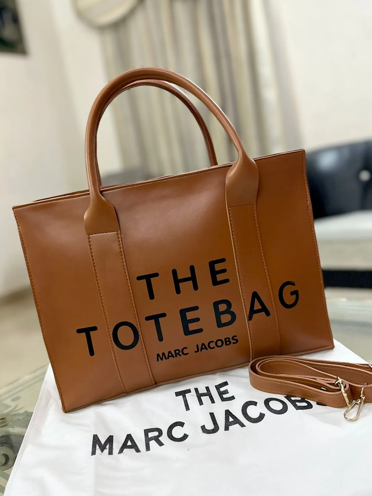 MARC JACOBS  TOTE