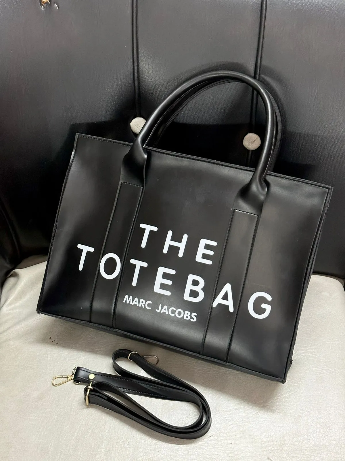 MARC JACOBS  TOTE