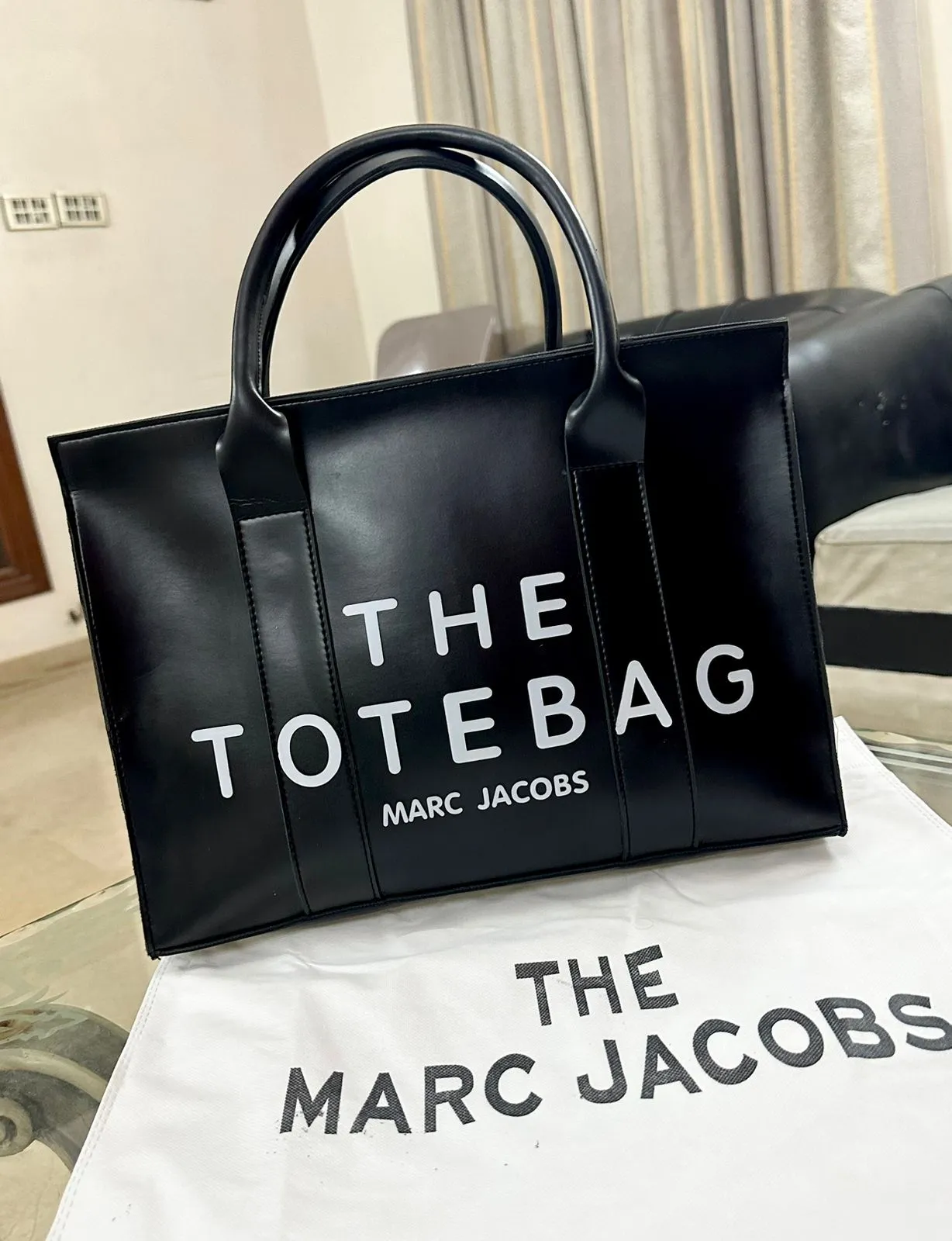 MARC JACOBS  TOTE