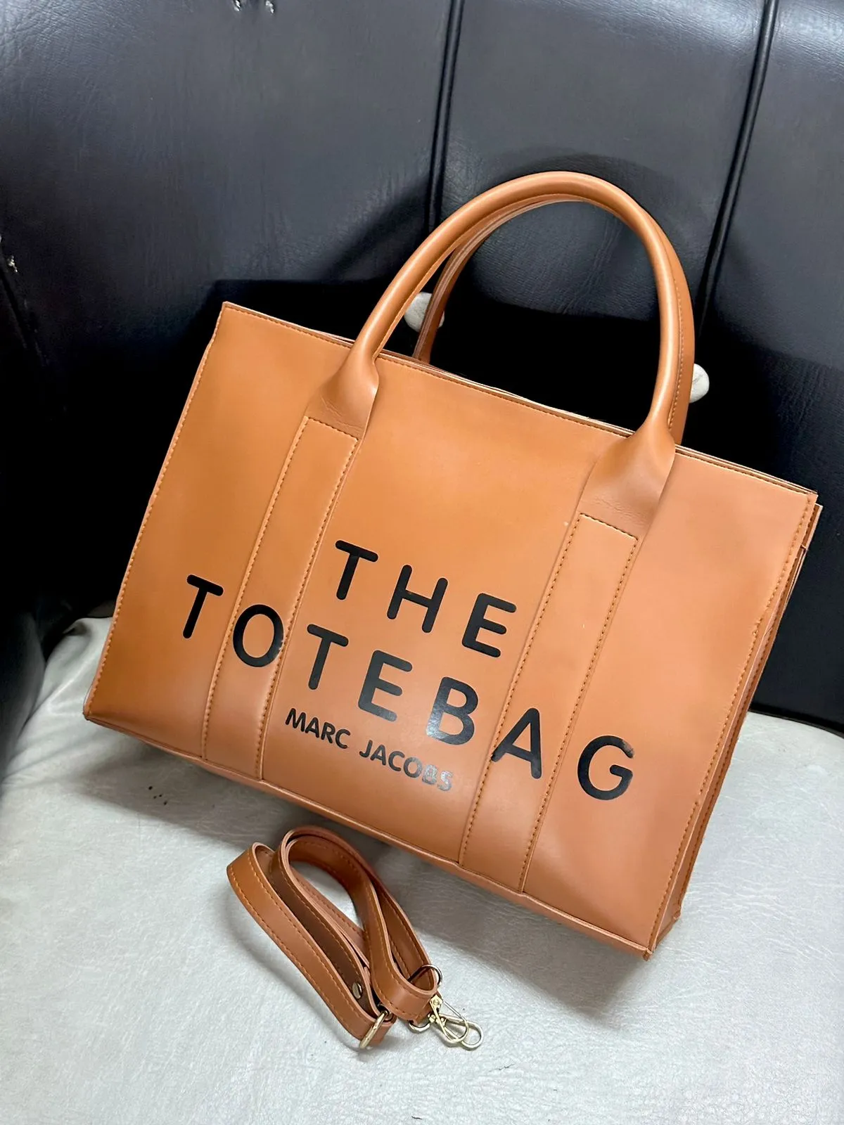 MARC JACOBS  TOTE