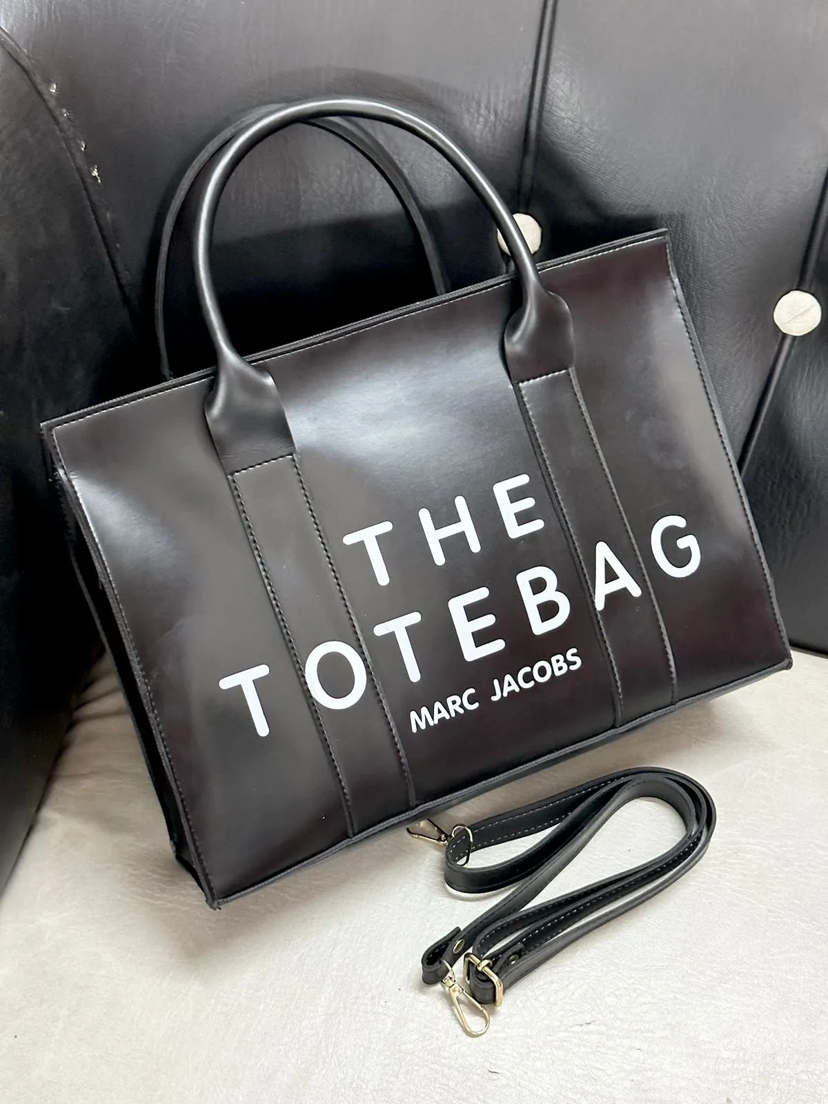 MARC JACOBS  TOTE