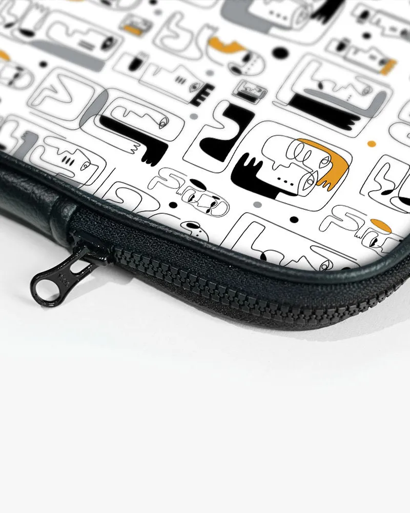 Minimalist Faces MacBook / Laptop-Sleeve