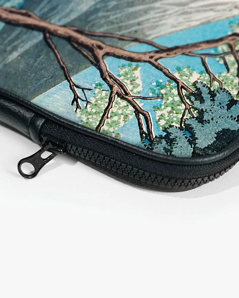 Mount Fuji from Lake Yamanaka [Hiroaki Takahashi] MacBook / Laptop-Sleeve