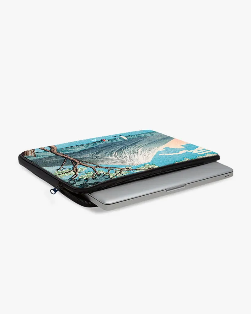Mount Fuji from Lake Yamanaka [Hiroaki Takahashi] MacBook / Laptop-Sleeve