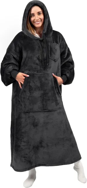 PAVILIA Blanket Hoodie for Women Black, Sherpa Wearable Blanket Men, Cozy Oversized Sweatshirt Blanket, Warm Fleece Hooded Blanket Sweater with Sleeves and Giant Pocket, Adult Long, Black