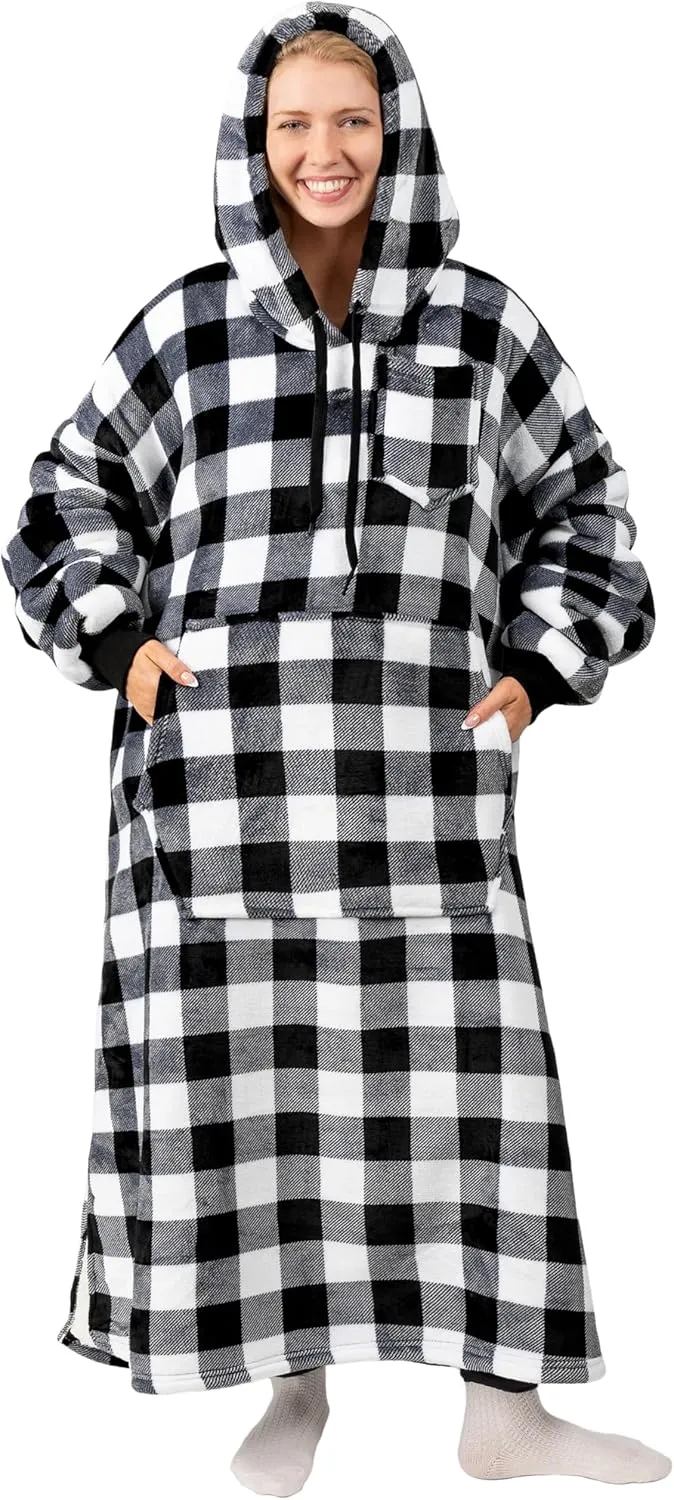 PAVILIA Blanket Hoodie for Women White, Sherpa Wearable Blanket Men, Cozy Oversized Sweatshirt Blanket, Warm Fleece Hooded Blanket Sweater with Sleeves and Giant Pocket, Adult Long, Checker White
