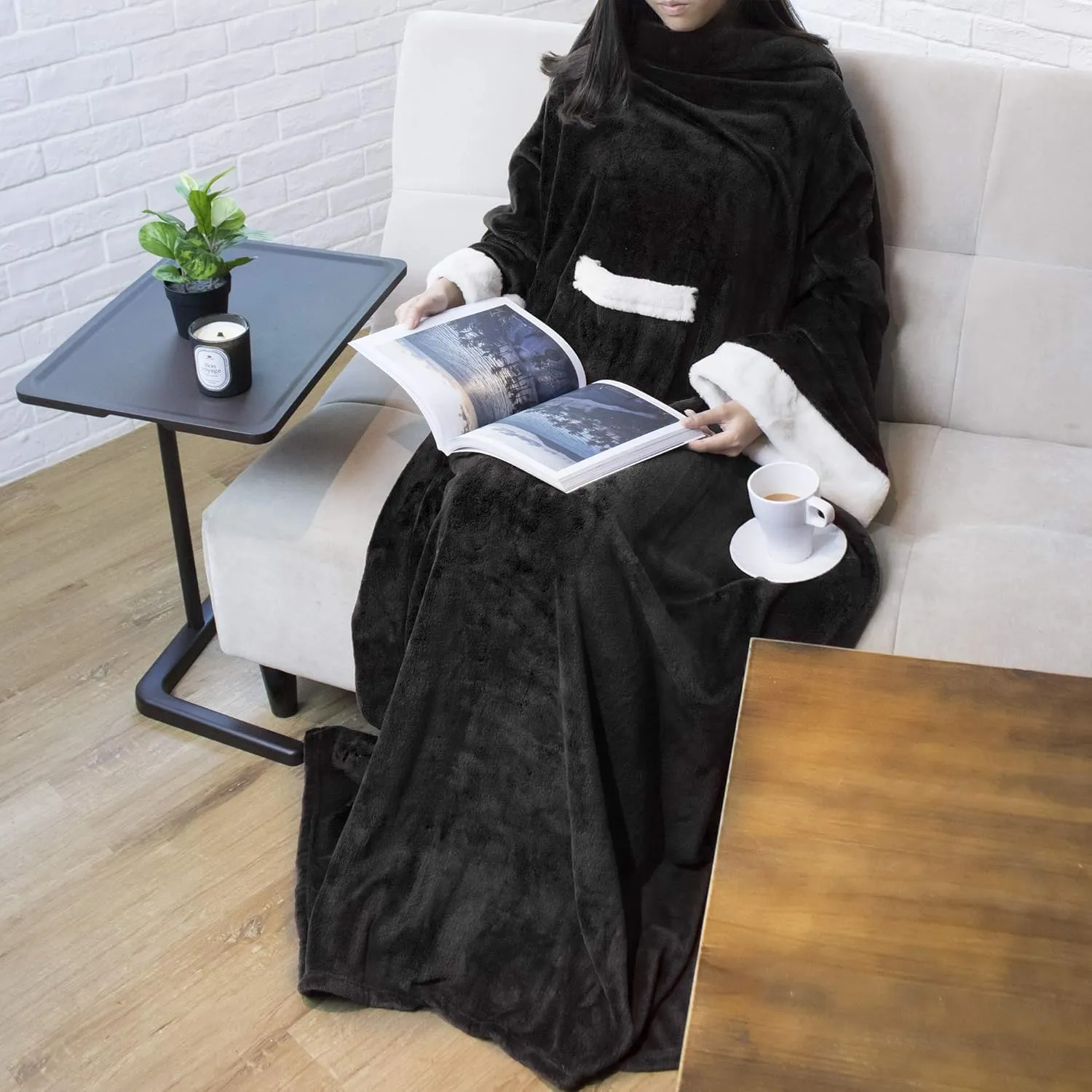 PAVILIA Fleece Blanket with Sleeves for Women Men Adults, Wearable Blanket Warm Soft Plush, Snuggle Pocket Sleeved TV Throw Wrap, Cozy White Elephant Gifts Ideas for Mom Wife, Black