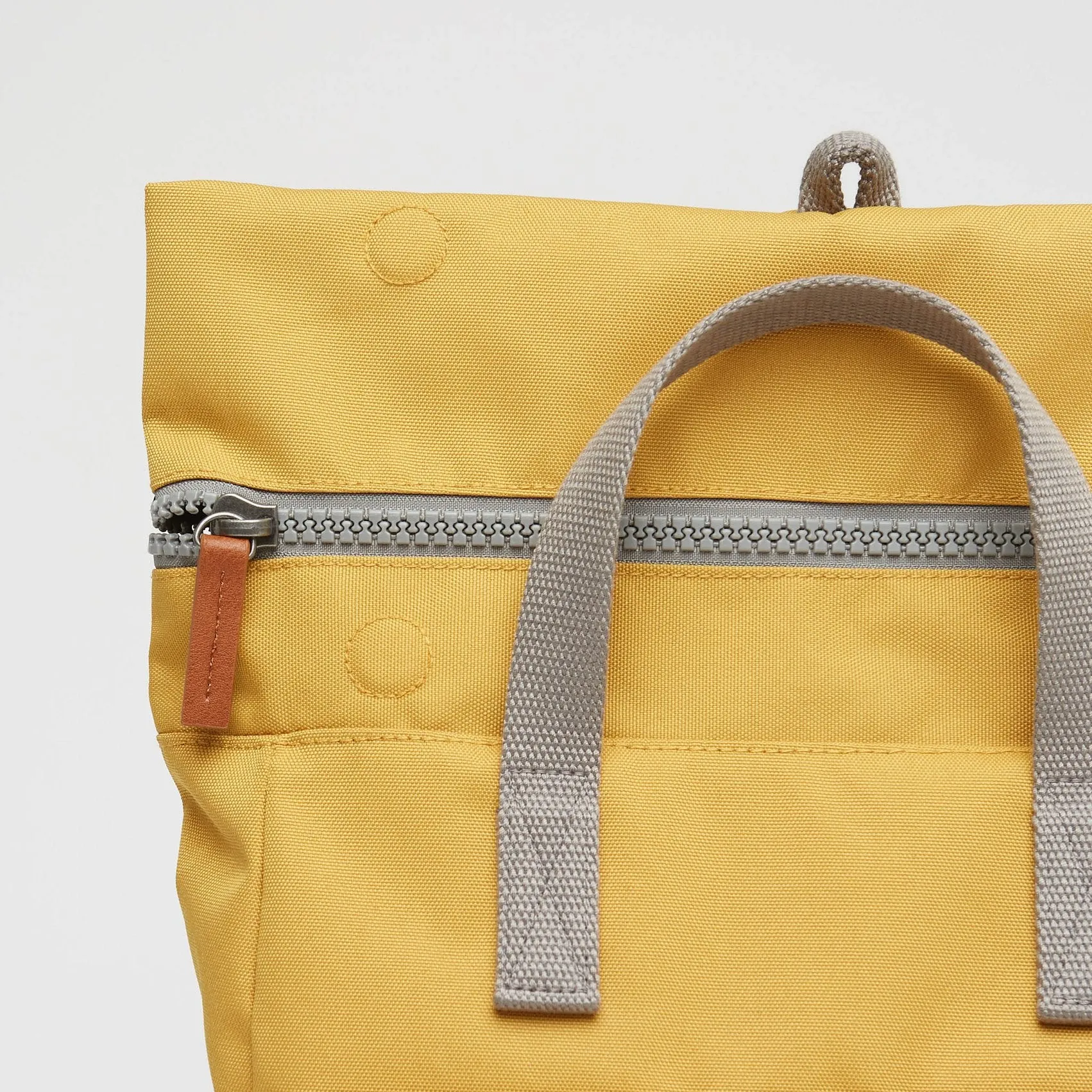 Roka Canfield C Medium Sustainable Flax