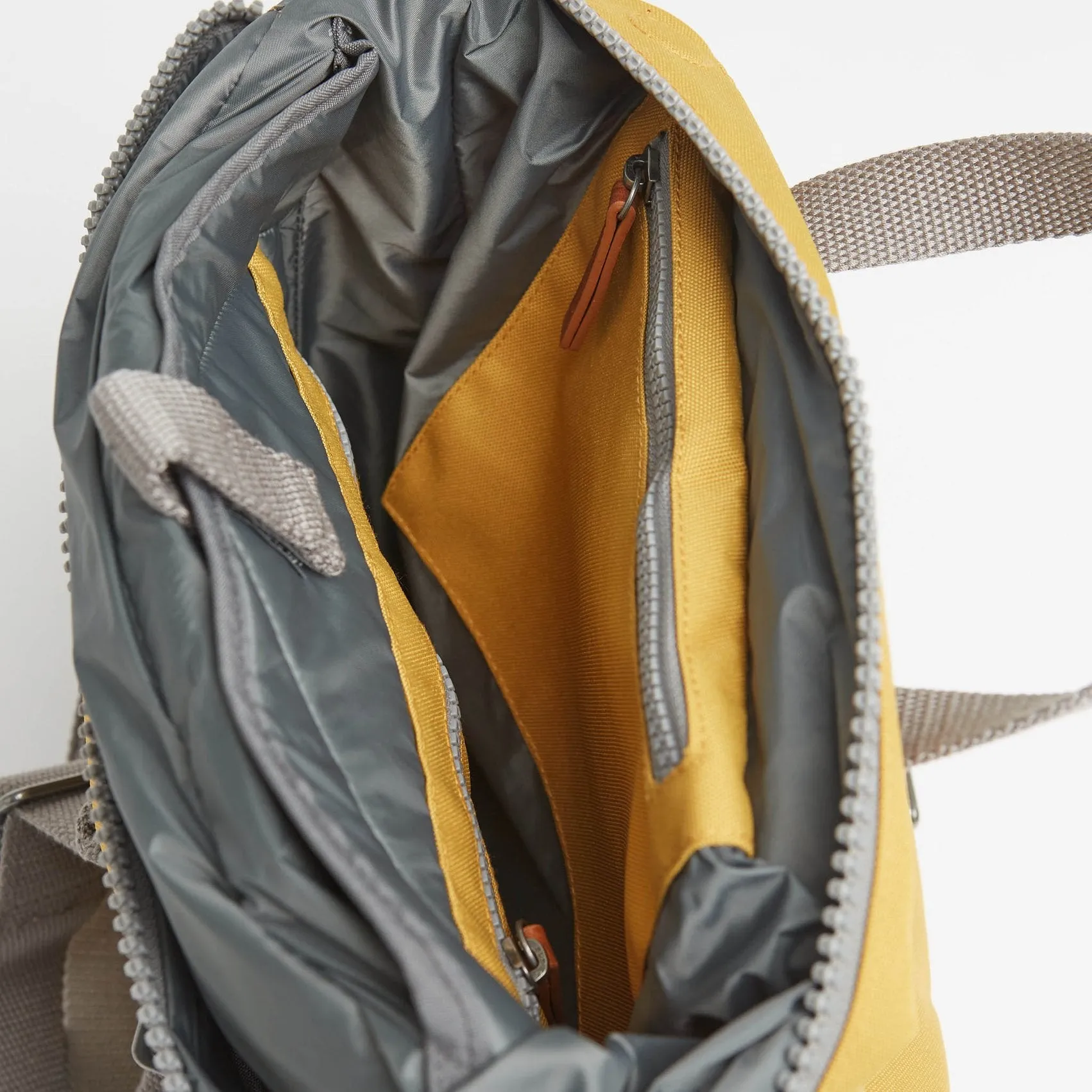 Roka Canfield C Medium Sustainable Flax