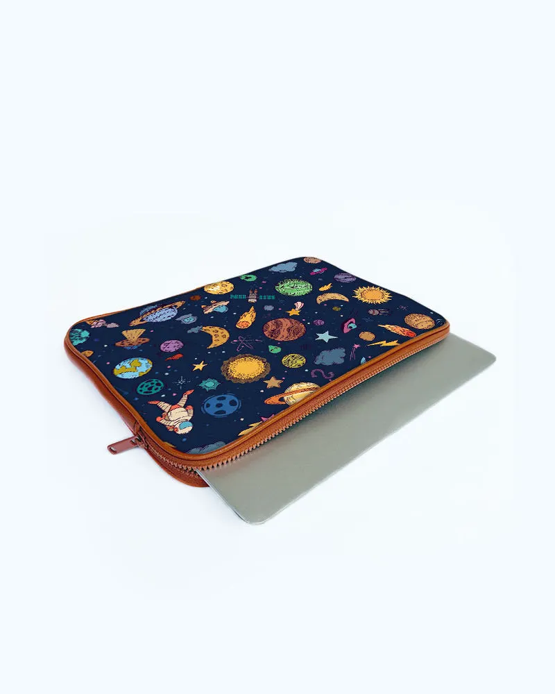 Space Frenzy MacBook / Laptop-Sleeve