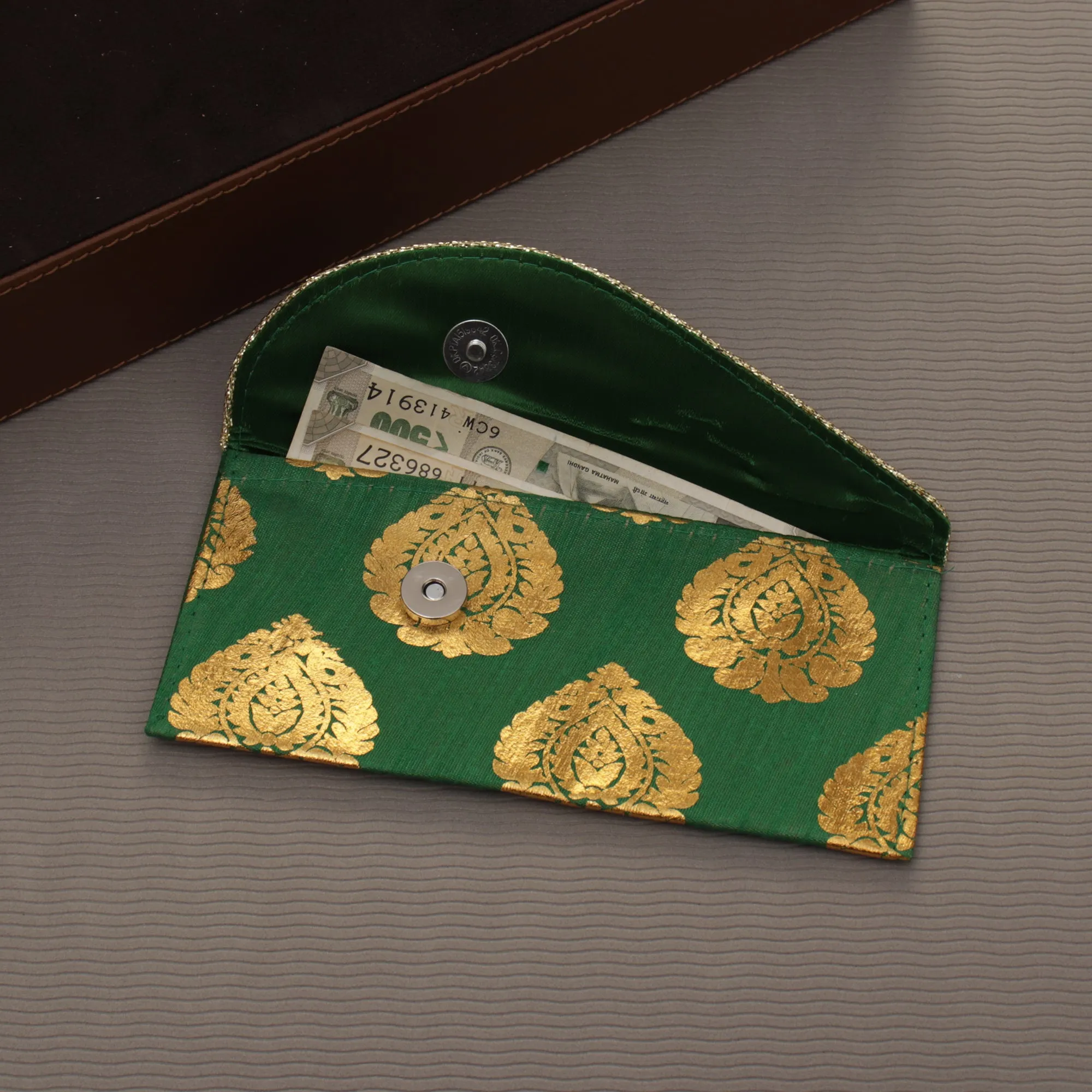 The Auspicious Leafy Sagan Lifafa (Set of 4)