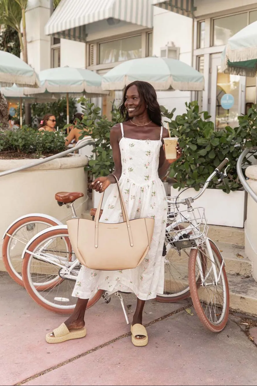 The Muse Tote Sand