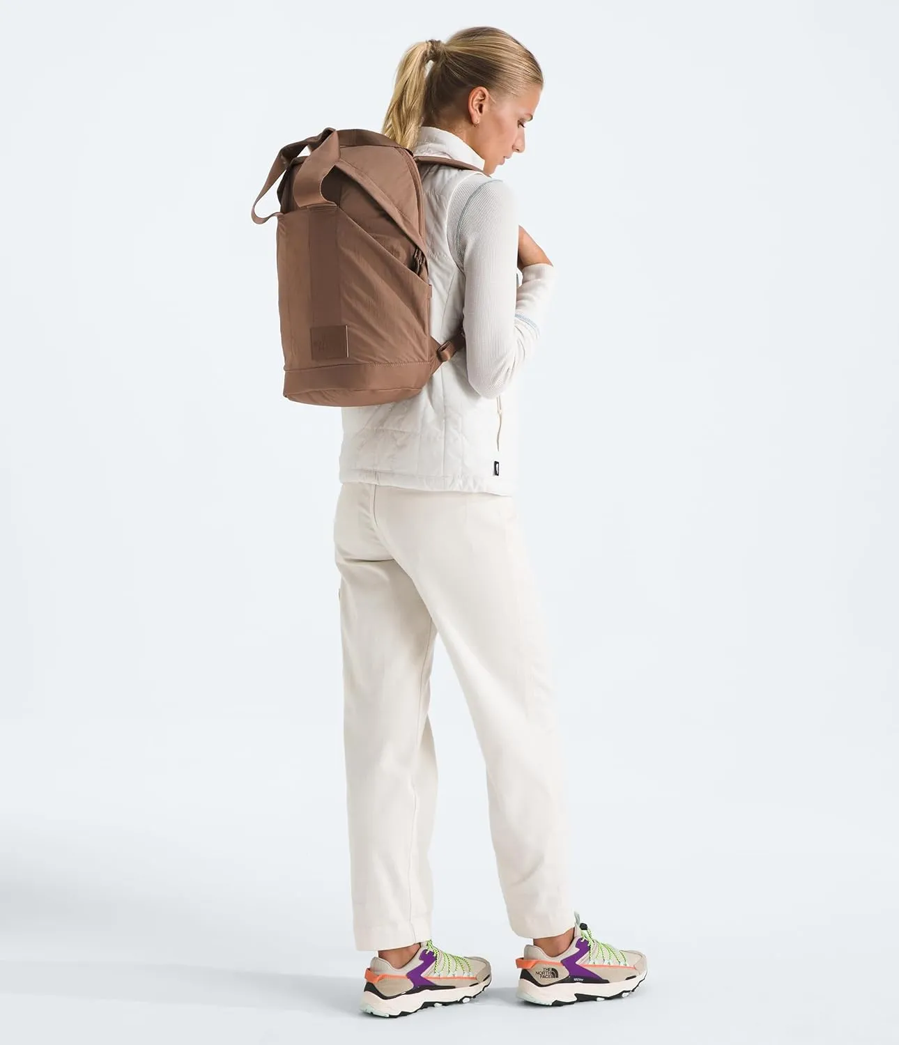 THE NORTH FACE Women's Never Stop Daypack - PFAS Free, Latte, One Size
