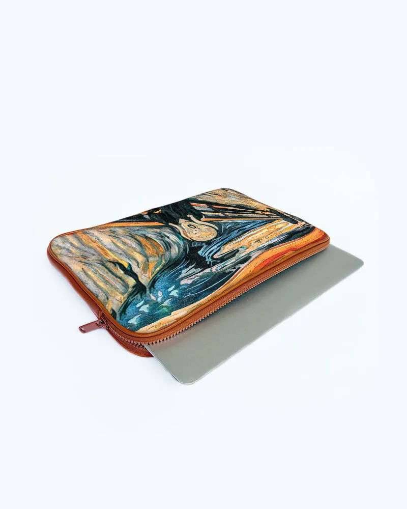 The Scream in Technicolor [Edvard Munch] MacBook / Laptop-Sleeve