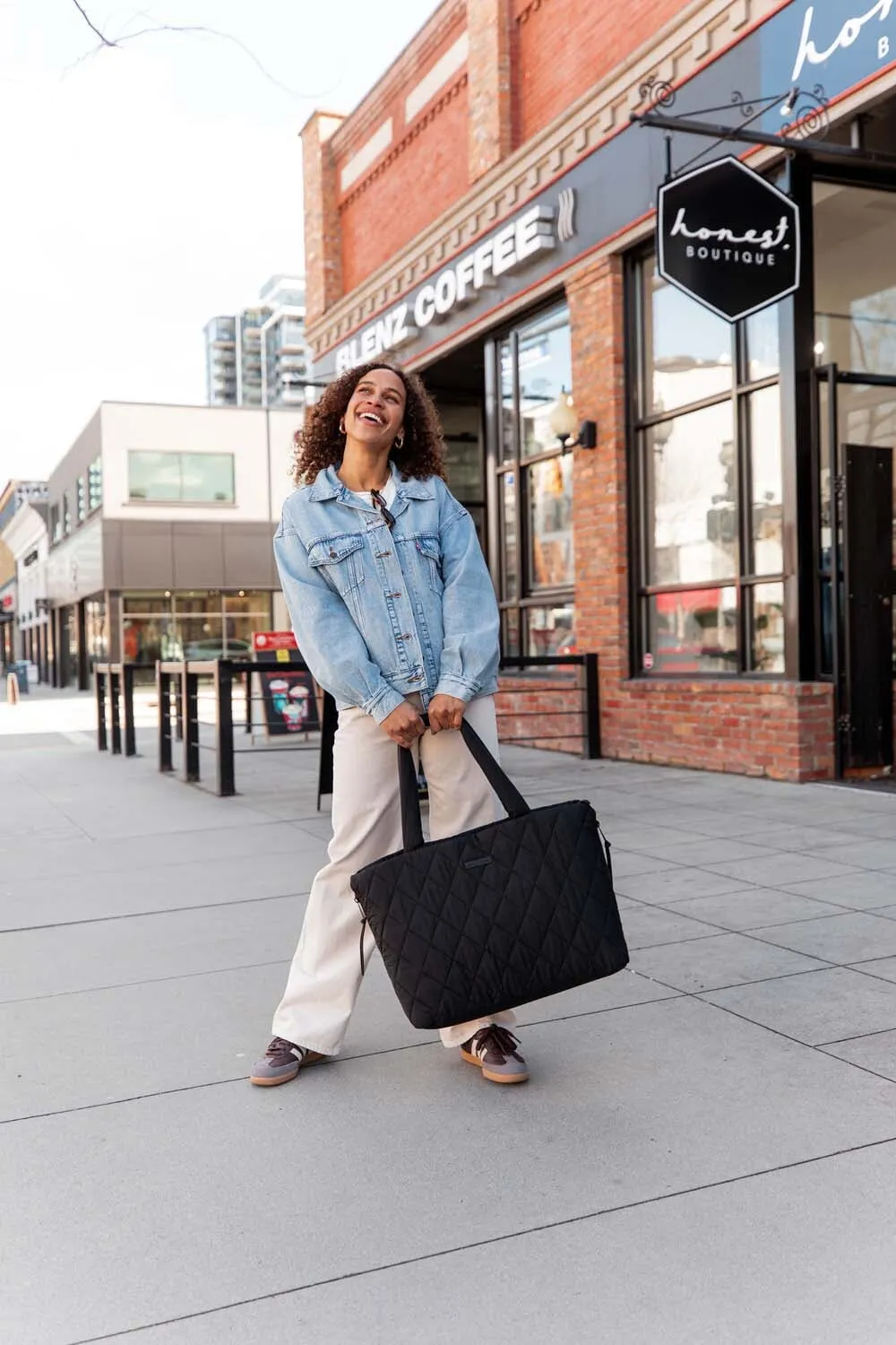 Tote It Black