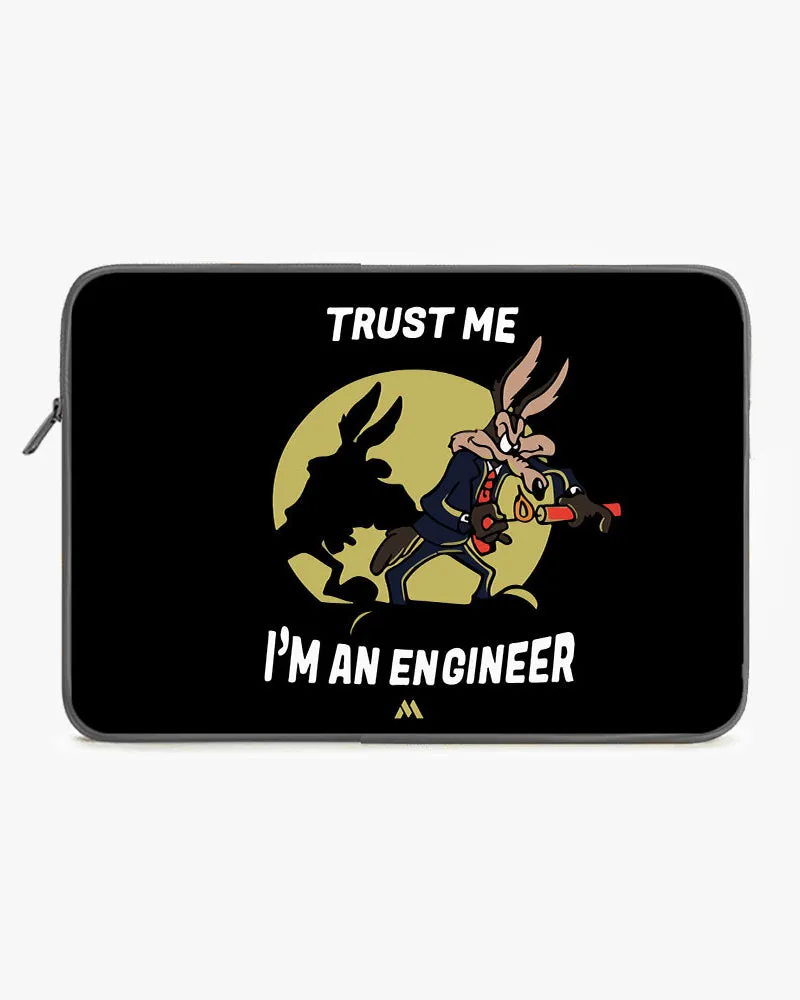Trust The Engineer MacBook / Laptop-Sleeve