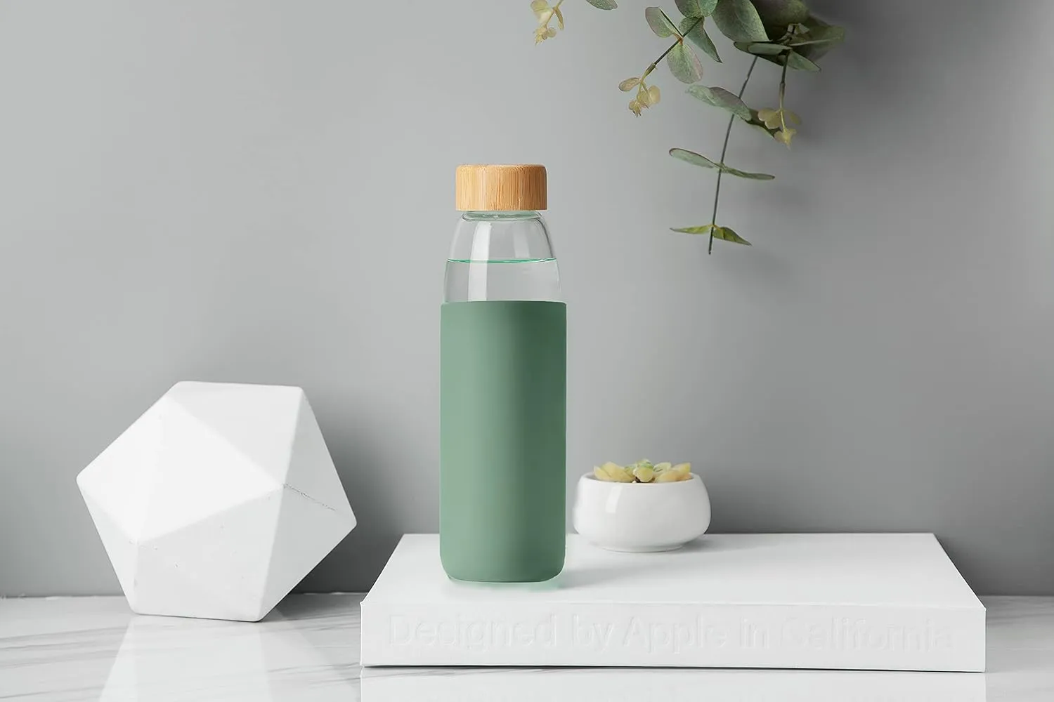 veegoal 18 Oz Borosilicate Glass Water Bottles with Bamboo Lid, BPA-FREE, Non-Slip Silicone Sleeve, and Stainless Steel Leak Proof Lid - Reusable Glass Bottle for Men and Women