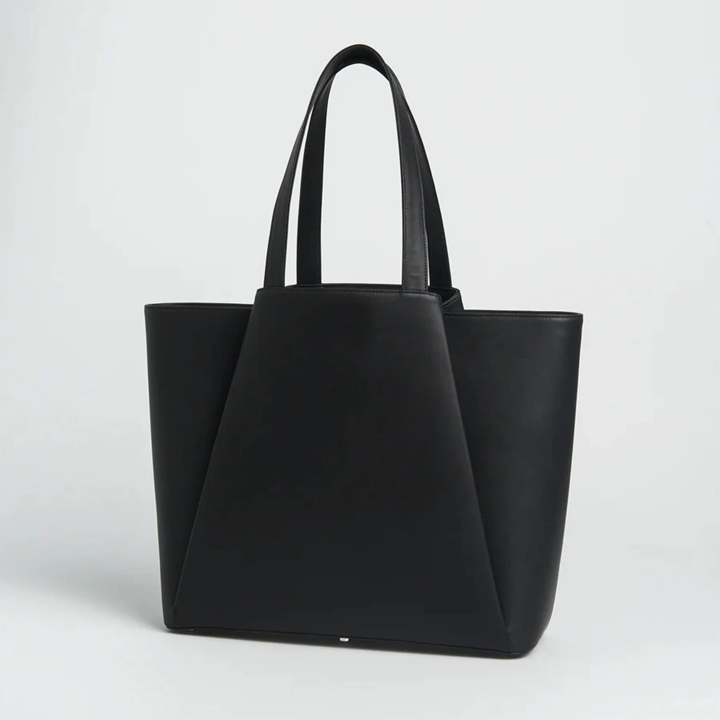 Vegan Pyramid - black
